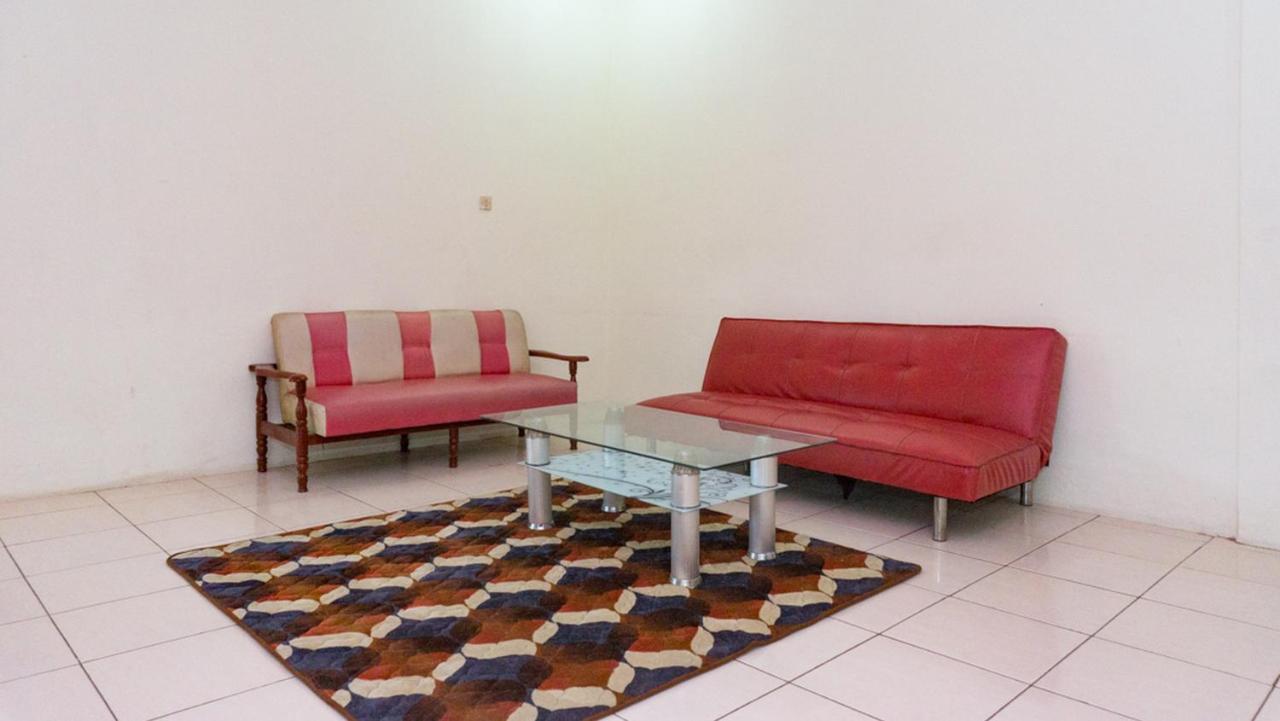 Reddoorz Near Sentani Airport Jayapura Hotel Kültér fotó