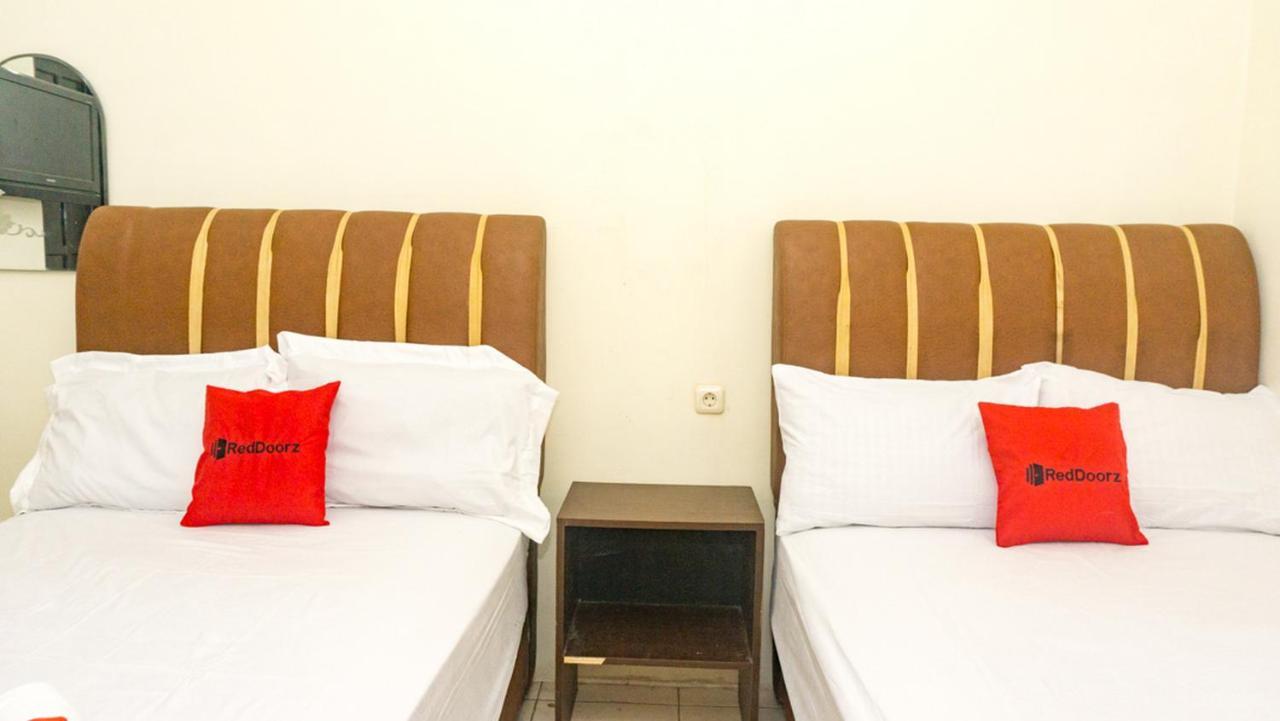 Reddoorz Near Sentani Airport Jayapura Hotel Kültér fotó