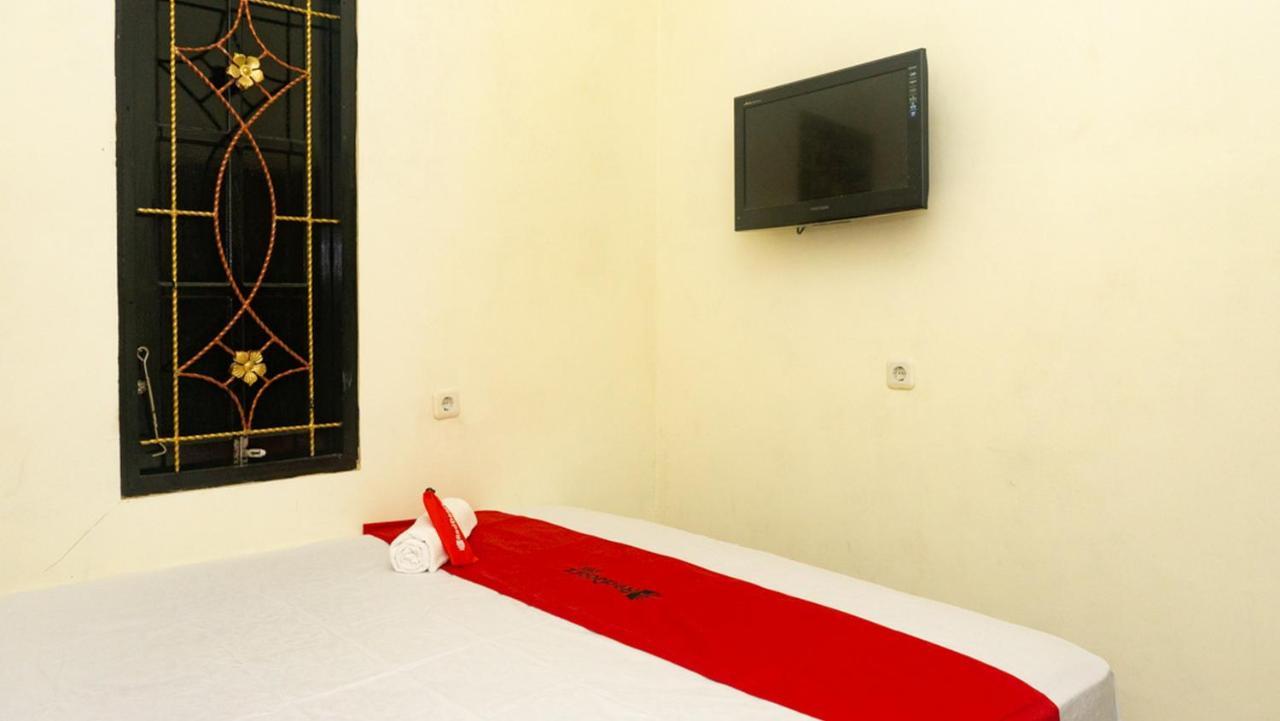 Reddoorz Near Sentani Airport Jayapura Hotel Kültér fotó