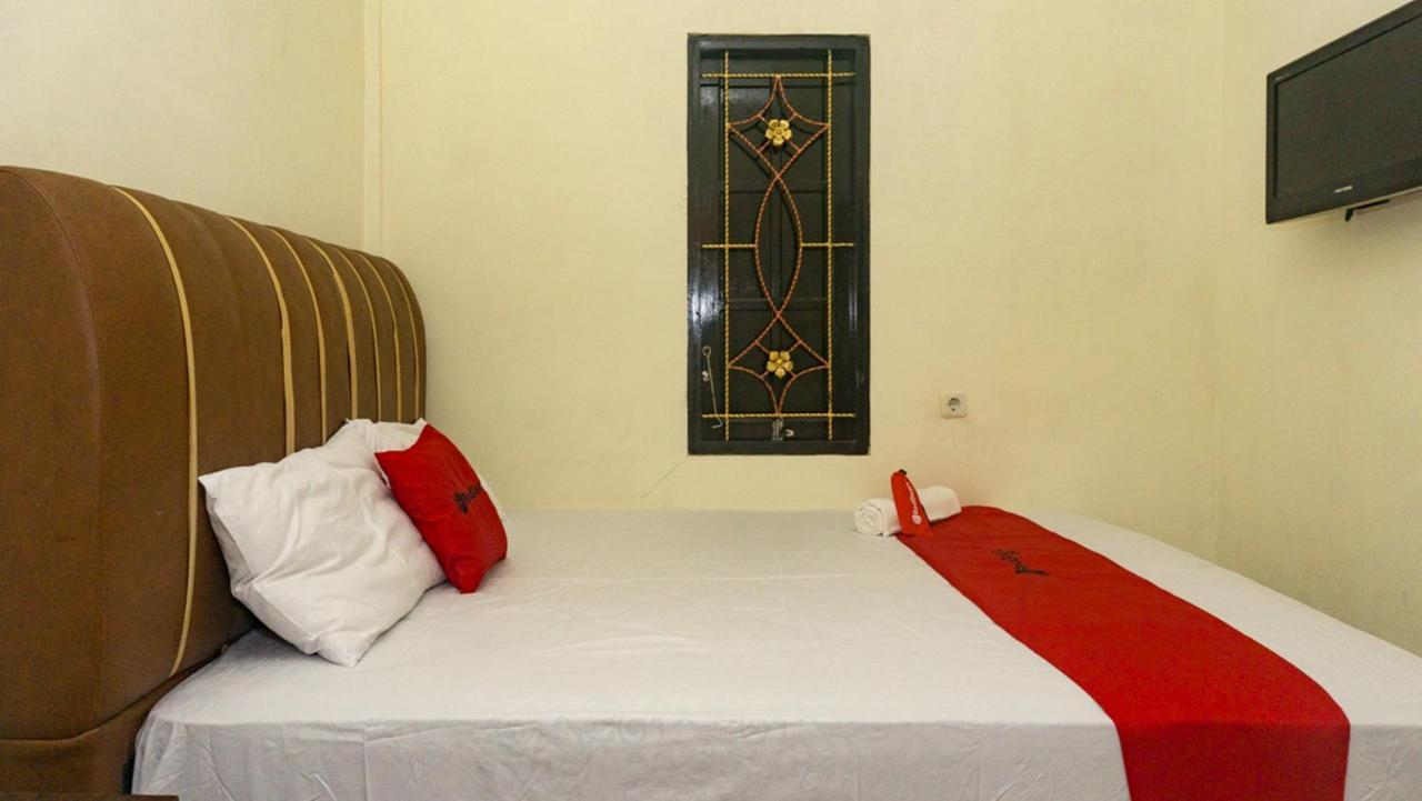 Reddoorz Near Sentani Airport Jayapura Hotel Kültér fotó