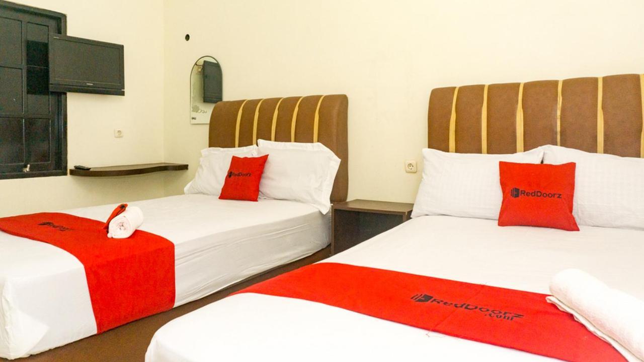 Reddoorz Near Sentani Airport Jayapura Hotel Kültér fotó