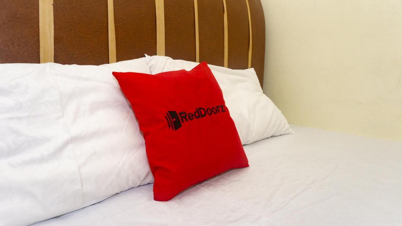 Reddoorz Near Sentani Airport Jayapura Hotel Kültér fotó